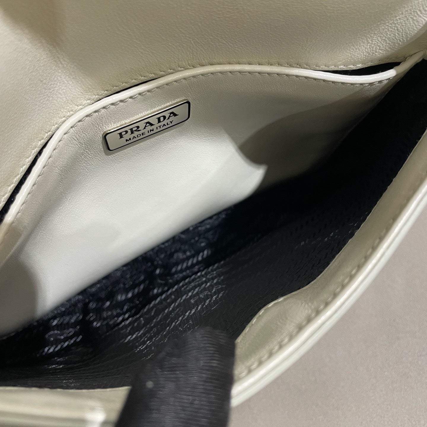 Prada - Cleo - Patent leather - White - (Mini)
