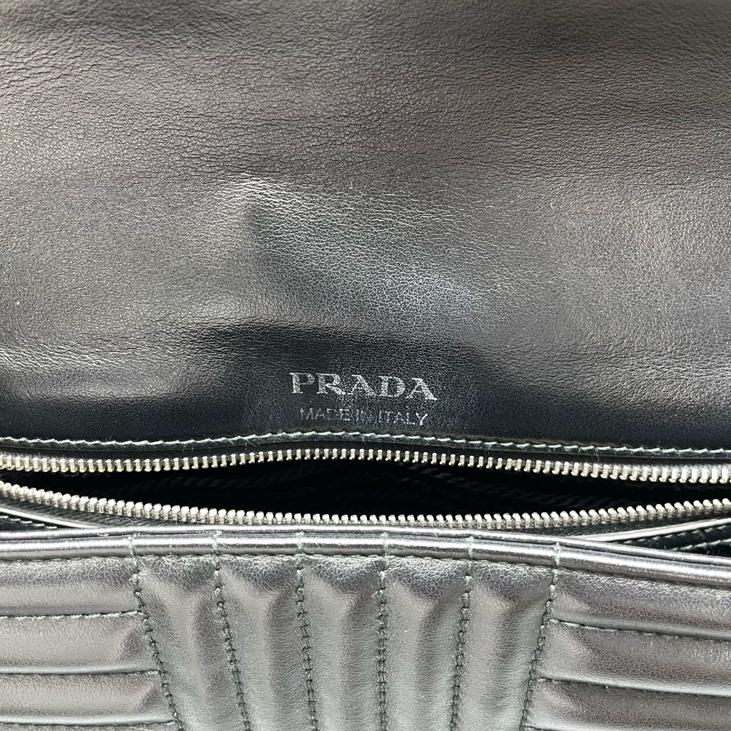 Prada - Diagramme - Leather - Black - (medium)