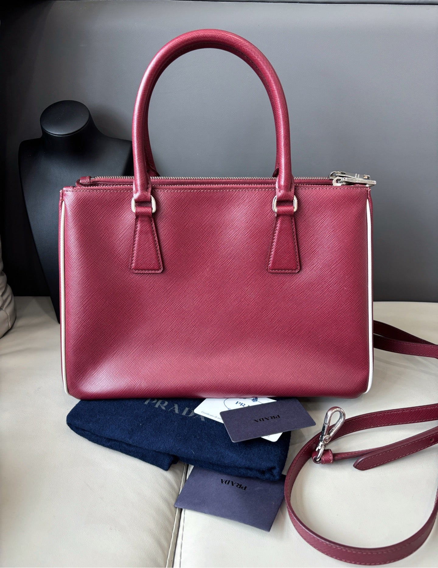 Prada - Galeria Tote - Leather - Burgundy - (medium)