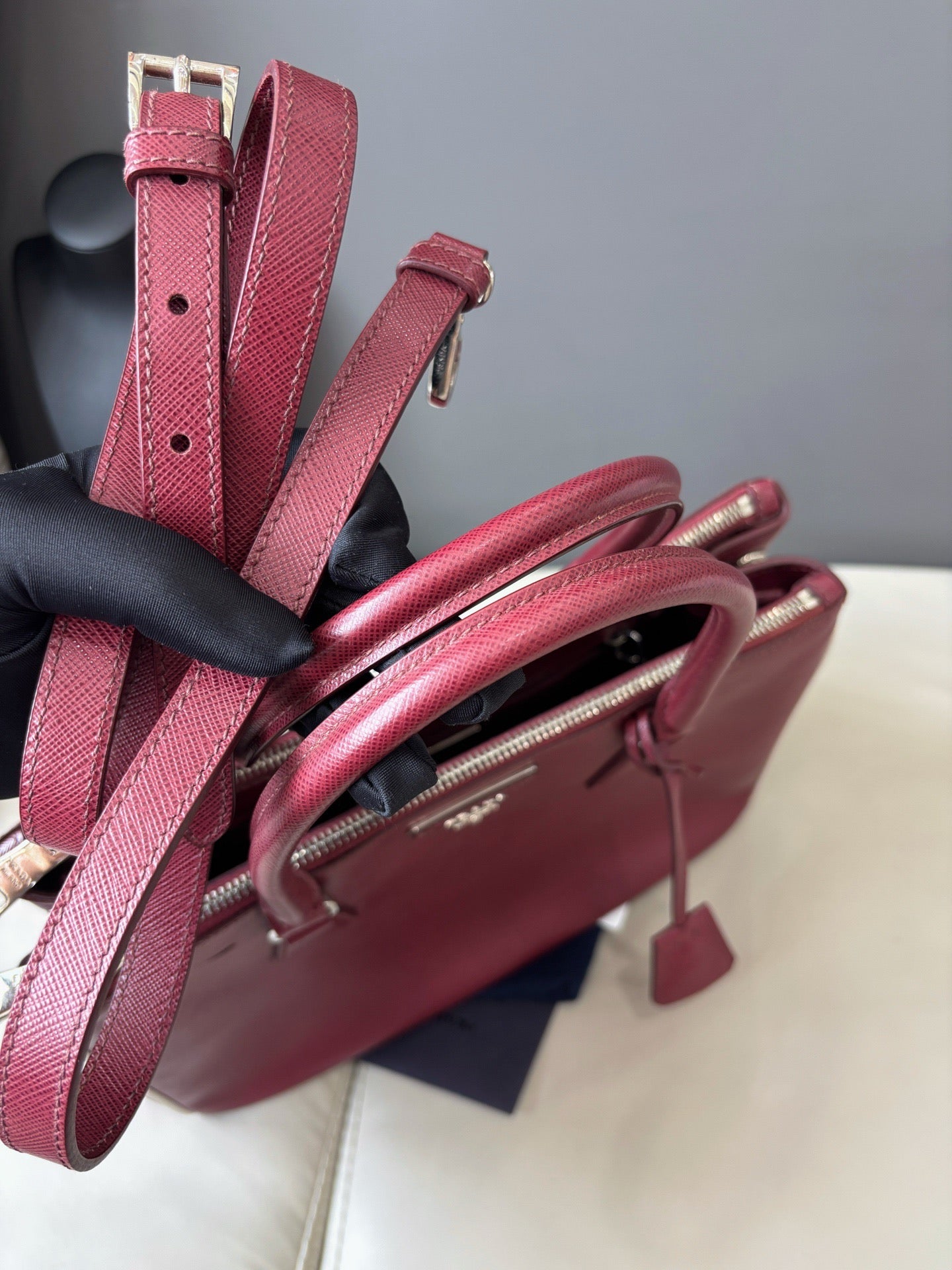 Prada - Galeria Tote - Leather - Burgundy - (medium)