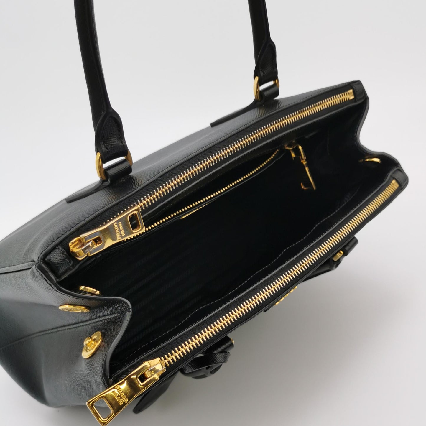 Prada - Galleria - Leather - Black
