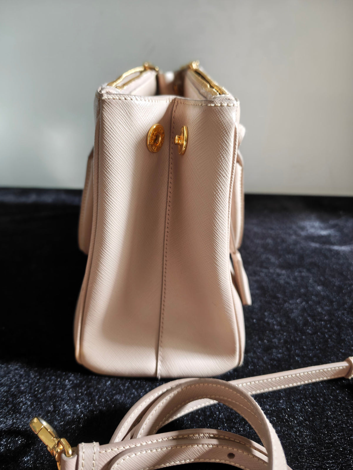 Prada - Galleria Bag - Leather - Pink - (Small)