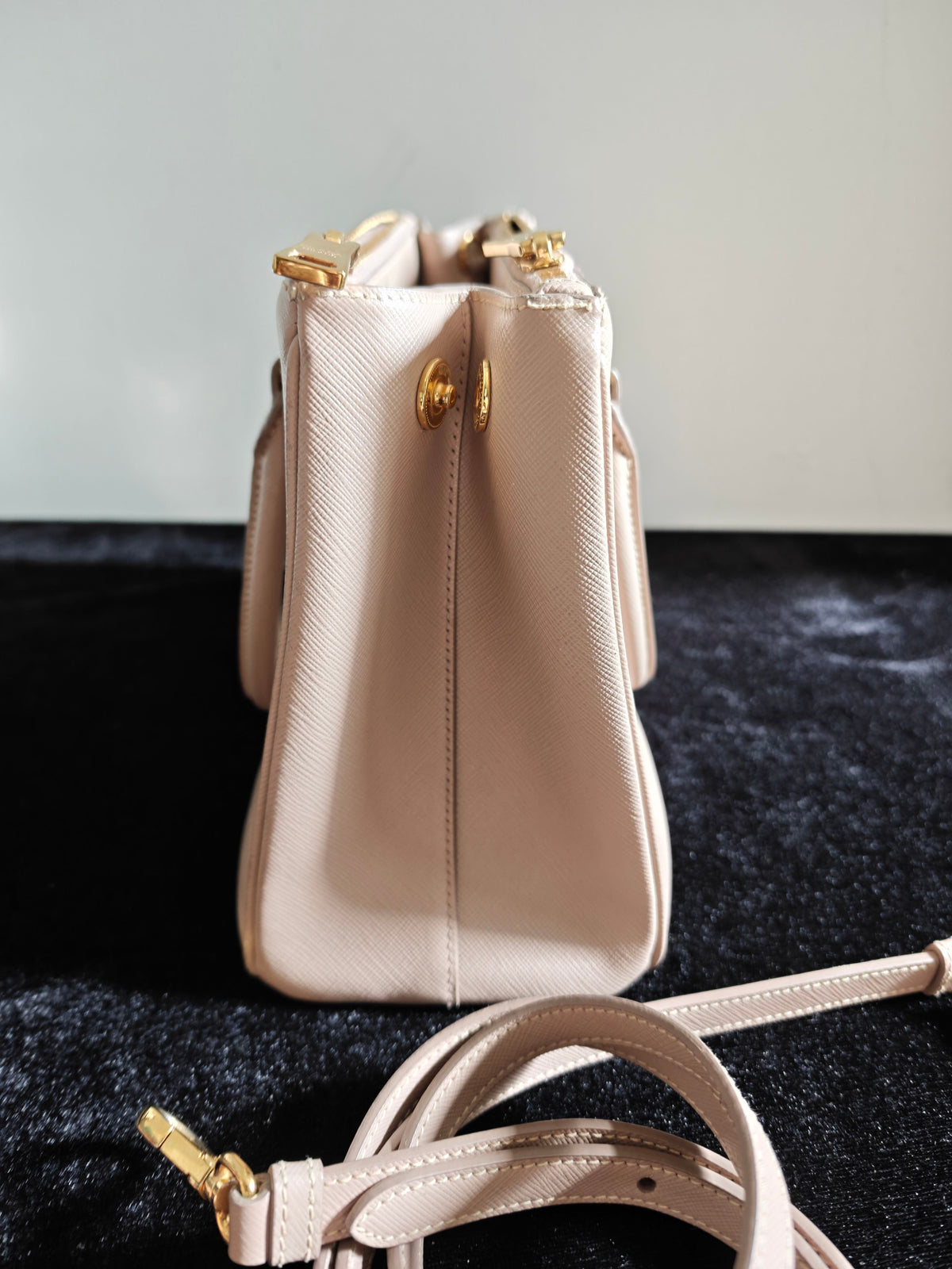 Prada - Galleria Bag - Leather - Pink - (Small)