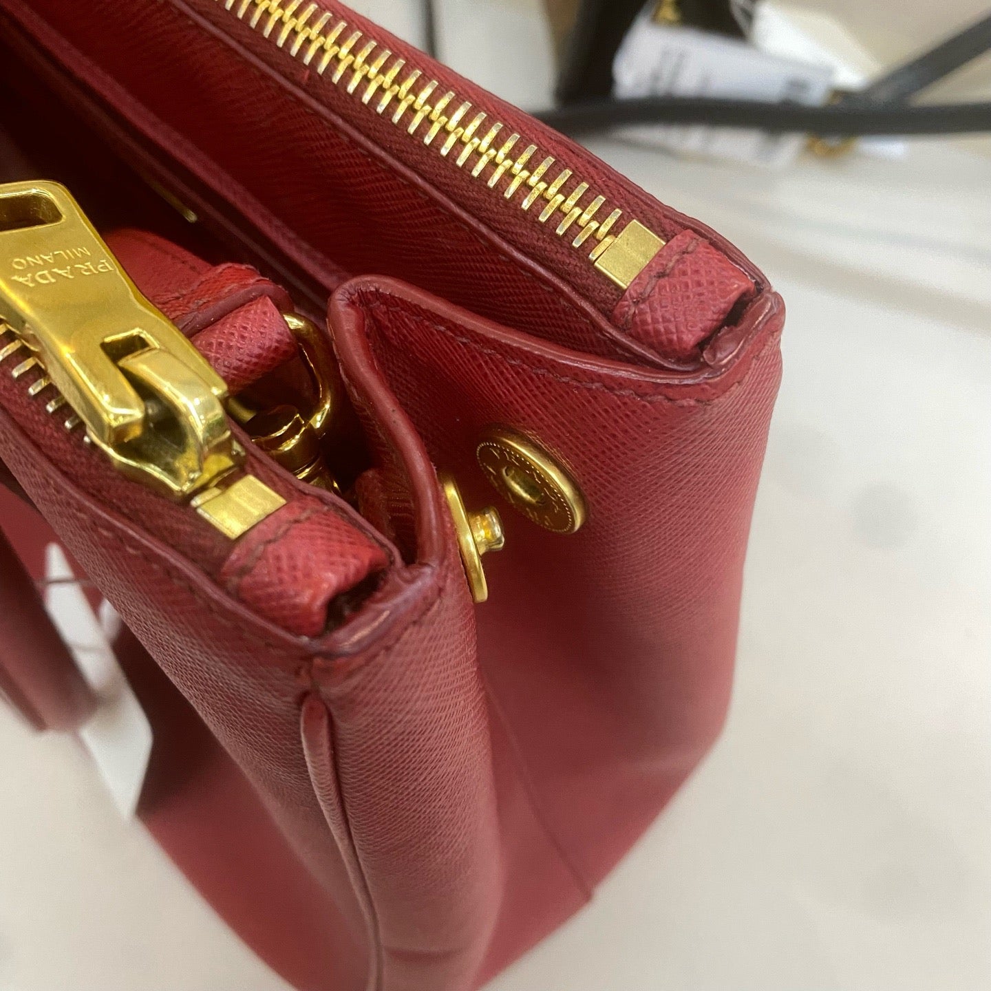 Prada - Galleria Bag - Saffiano leather - Red - (medium)