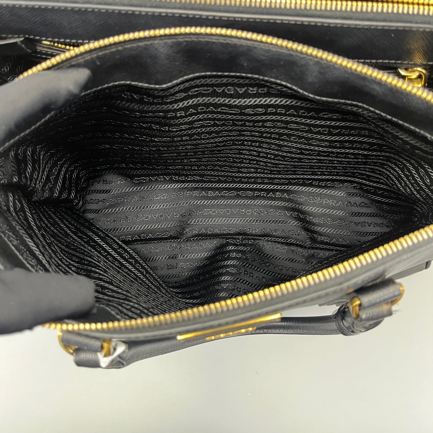 Prada - Galleria - Leather - Black - (large)