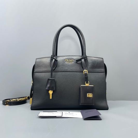 Prada - Galleria - Leather - Black - (medium)