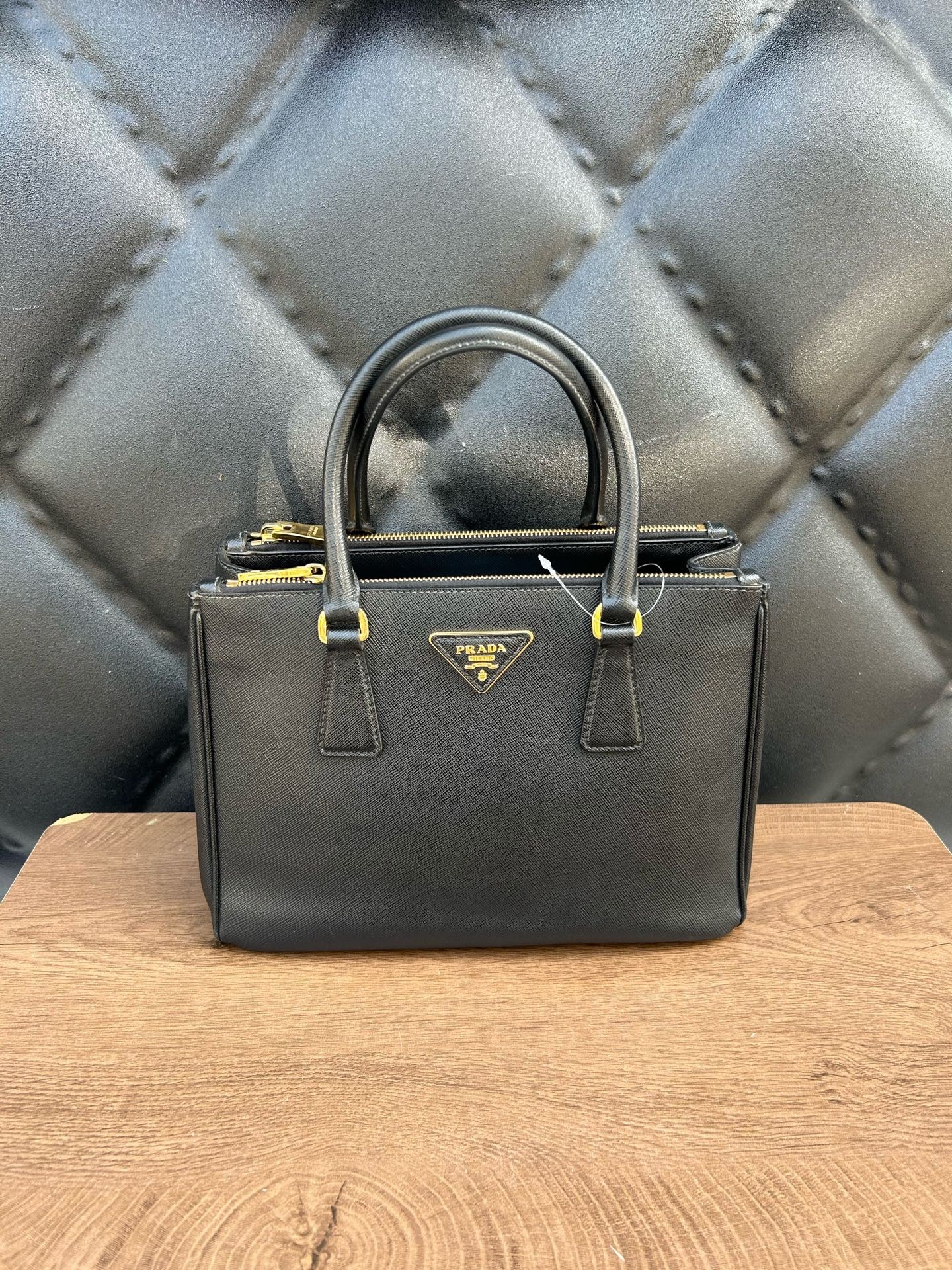 Prada - Galleria - Leather - Black - (medium)