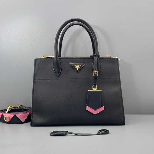 Prada - Galleria - Leather - Black - (Medium)