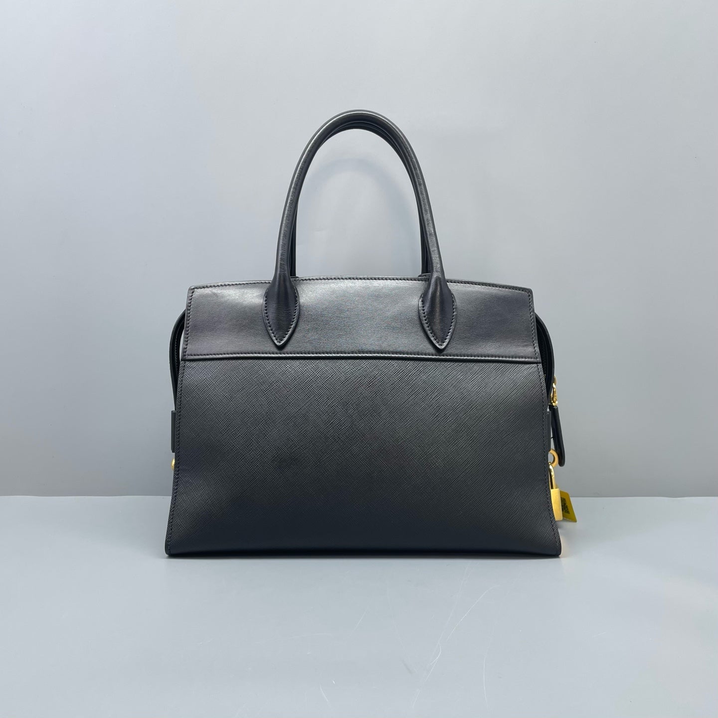 Prada - Galleria - Leather - Black - (medium)