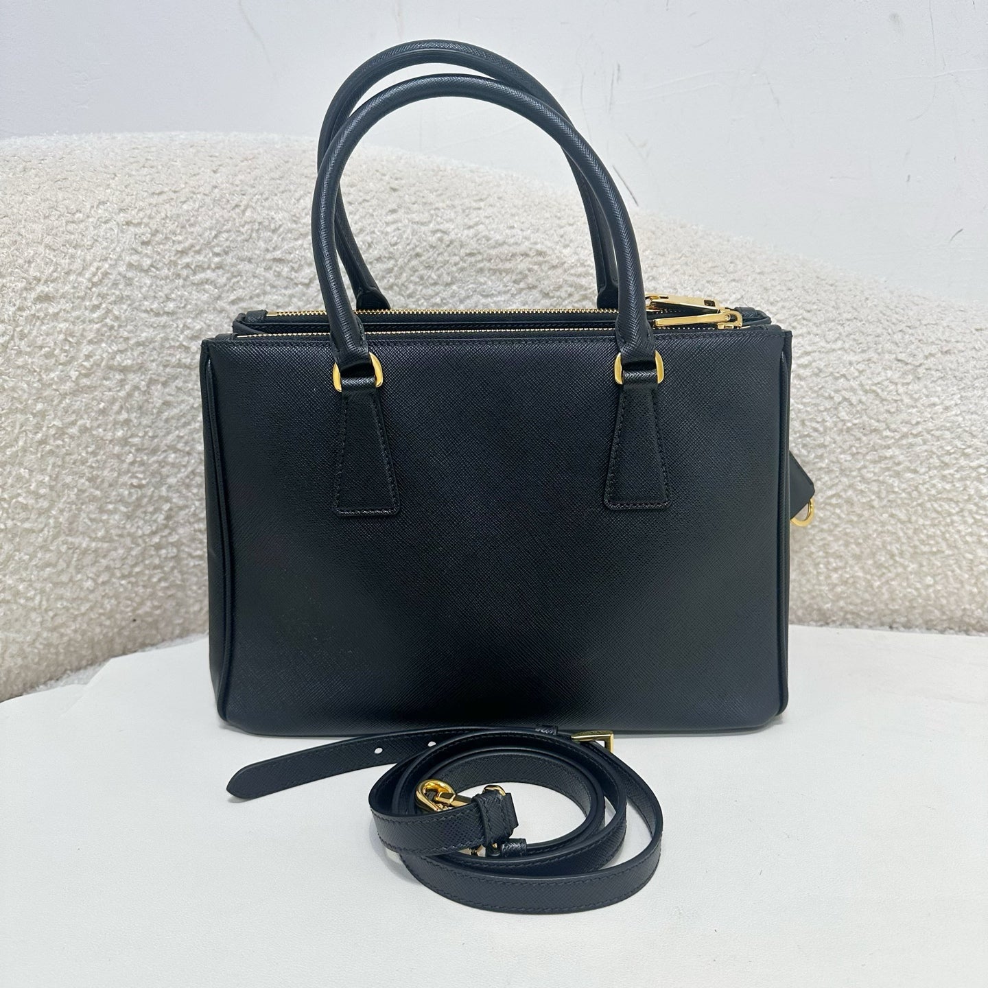 Prada - Galleria - Leather - Black - (medium)