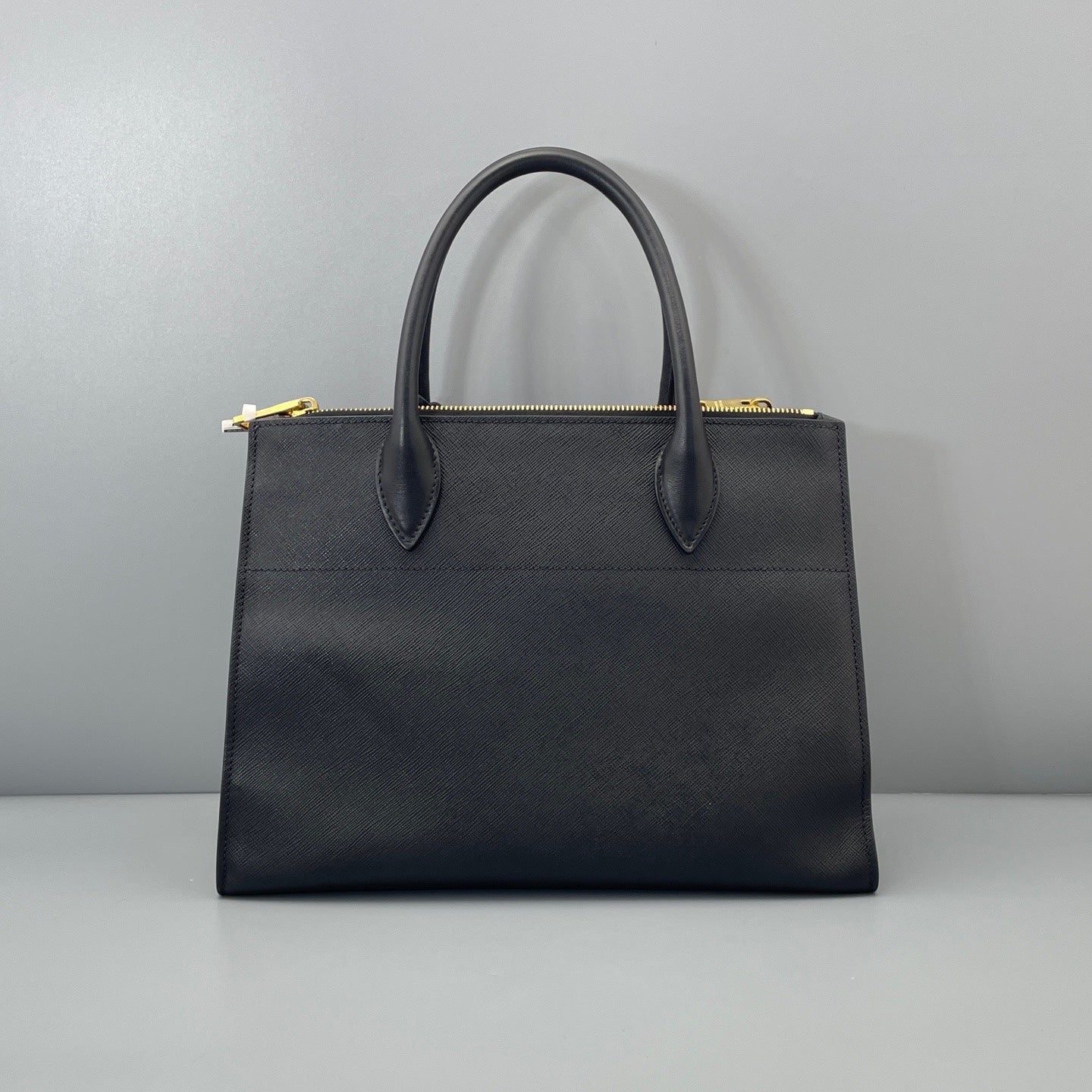 Prada - Galleria - Leather - Black - (Medium)