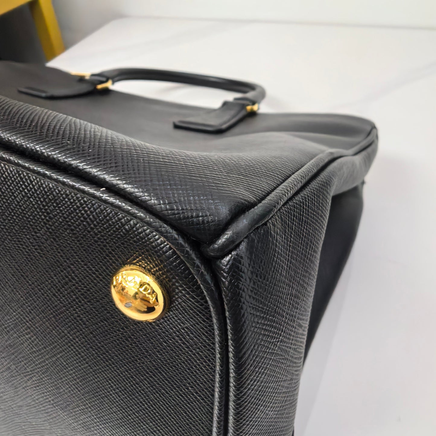 Prada - Galleria - Leather - Black - (medium)