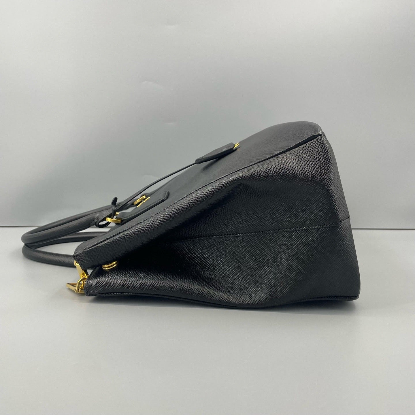 Prada - Galleria - Leather - Black - (medium)