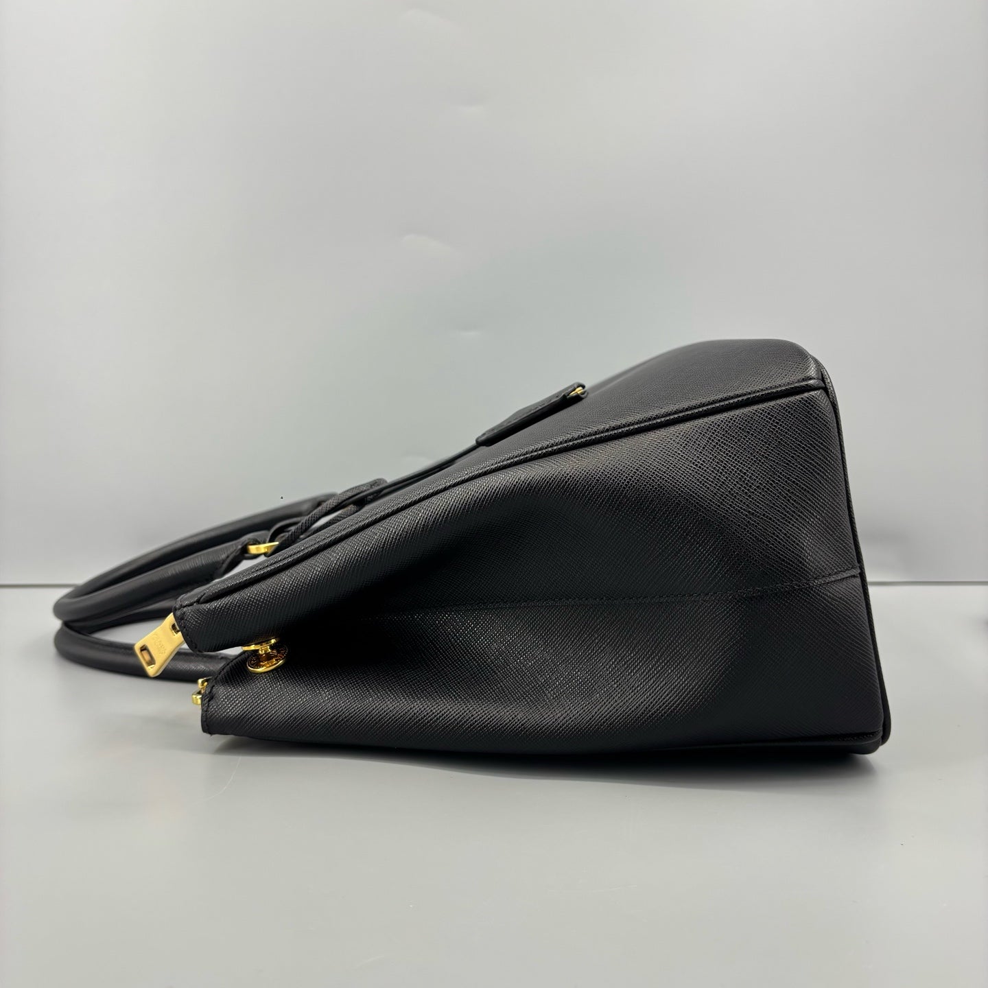 Prada - Galleria - Leather - Black - (medium)