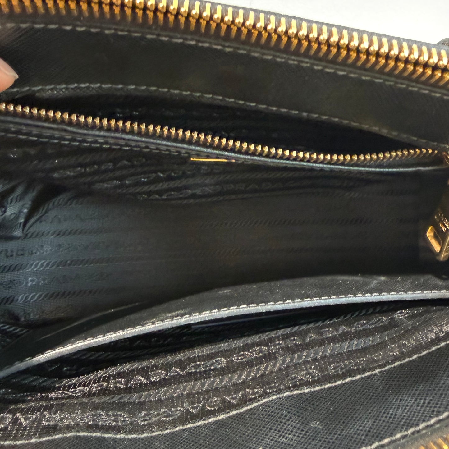 Prada - Galleria - Leather - Black - (medium)