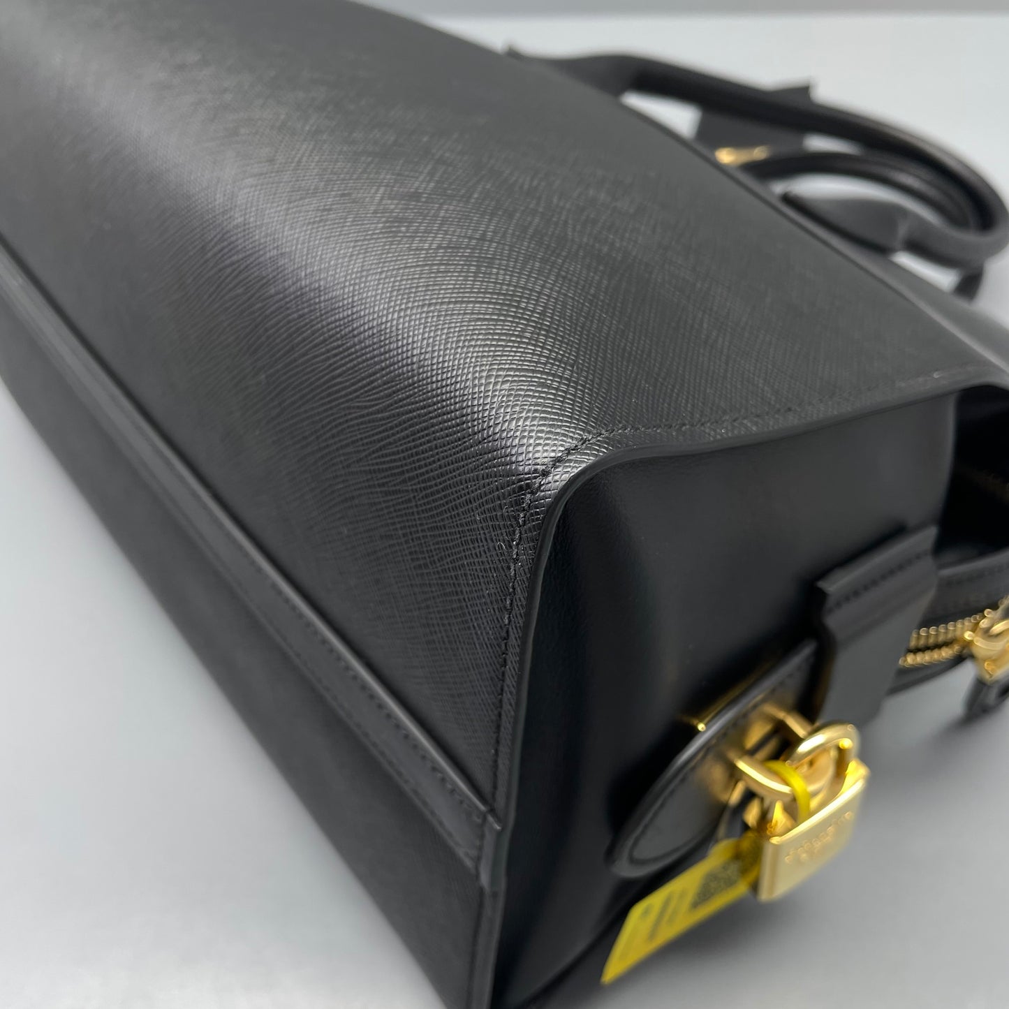 Prada - Galleria - Leather - Black - (medium)
