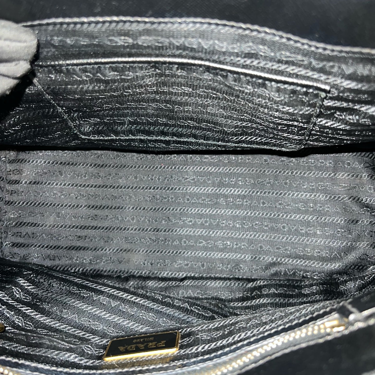 Prada - Galleria - Leather - Black - (medium)