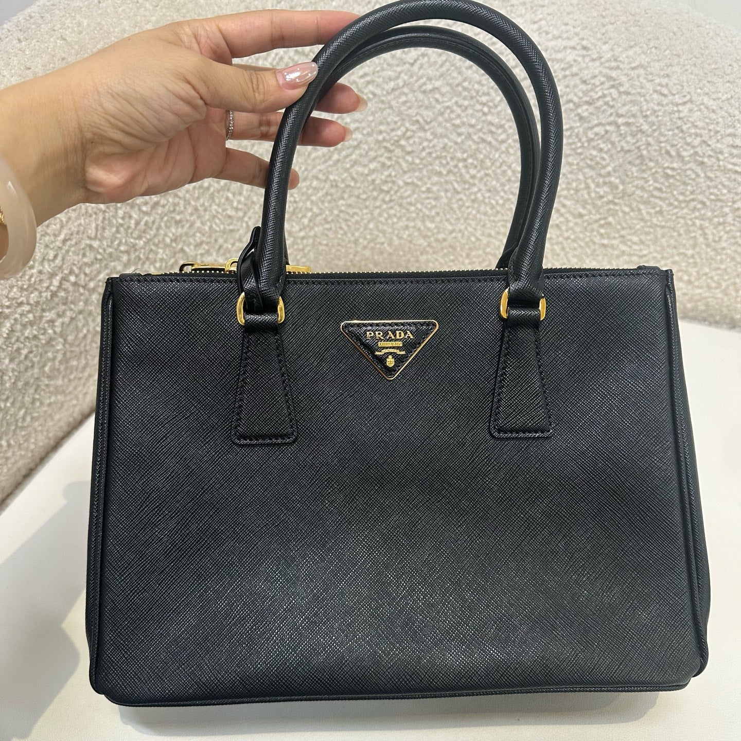 Prada - Galleria - Leather - Black - (medium)