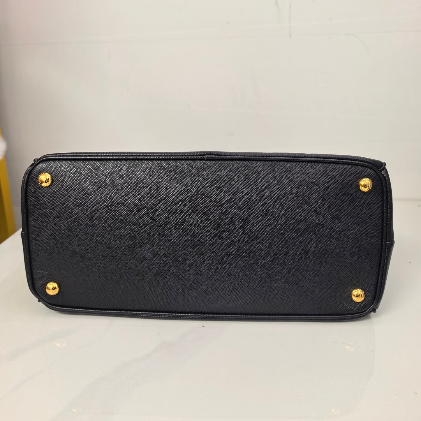 Prada - Galleria - Leather - Black - (medium)
