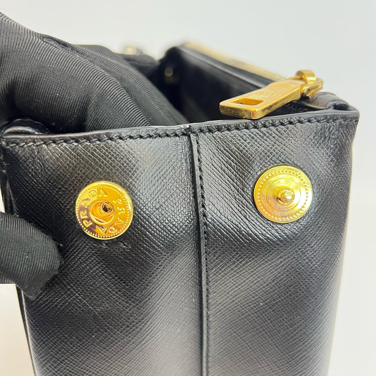 Prada - Galleria - Leather - Black - (medium)