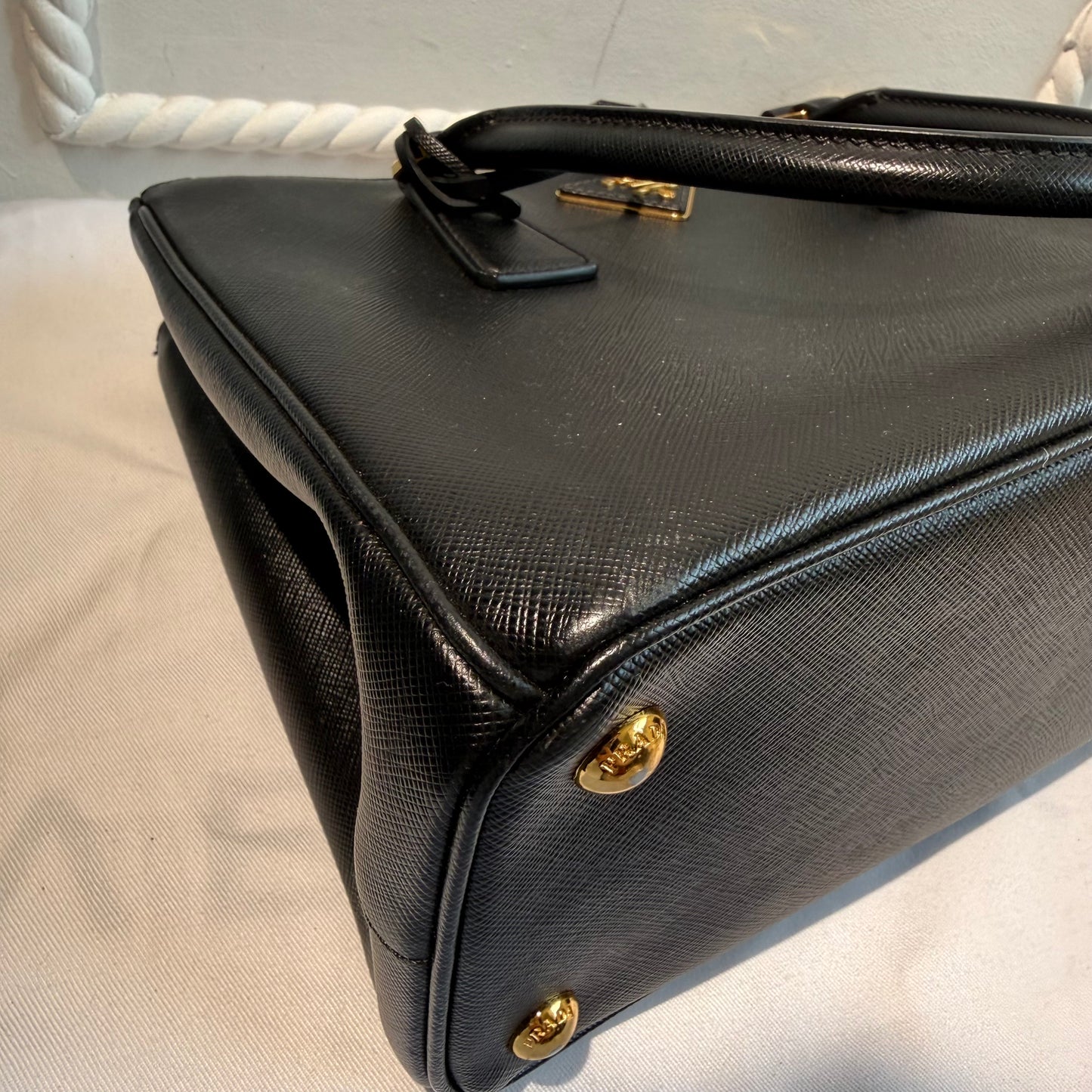 Prada - Galleria - Leather - Black - (medium)