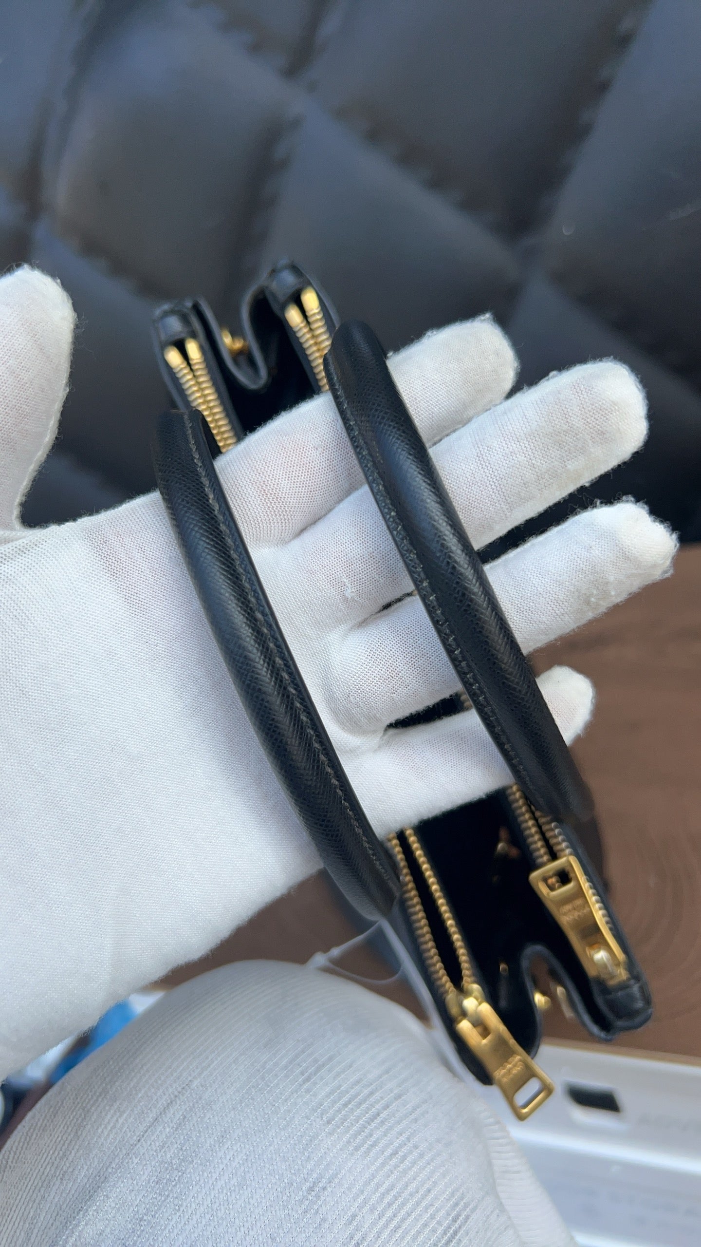 Prada - Galleria - Leather - Black - (medium)