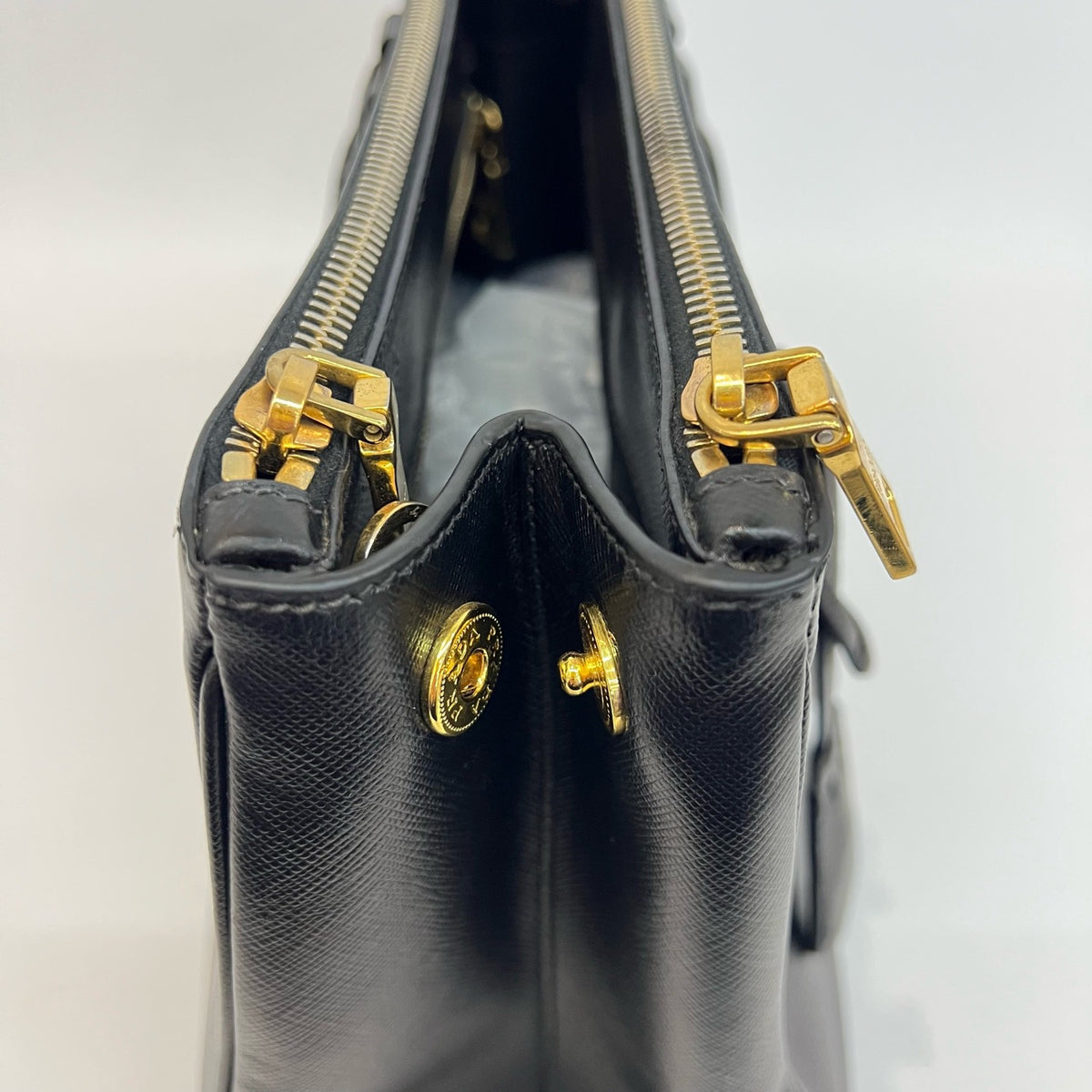Prada - Galleria - Leather - Black - (medium)