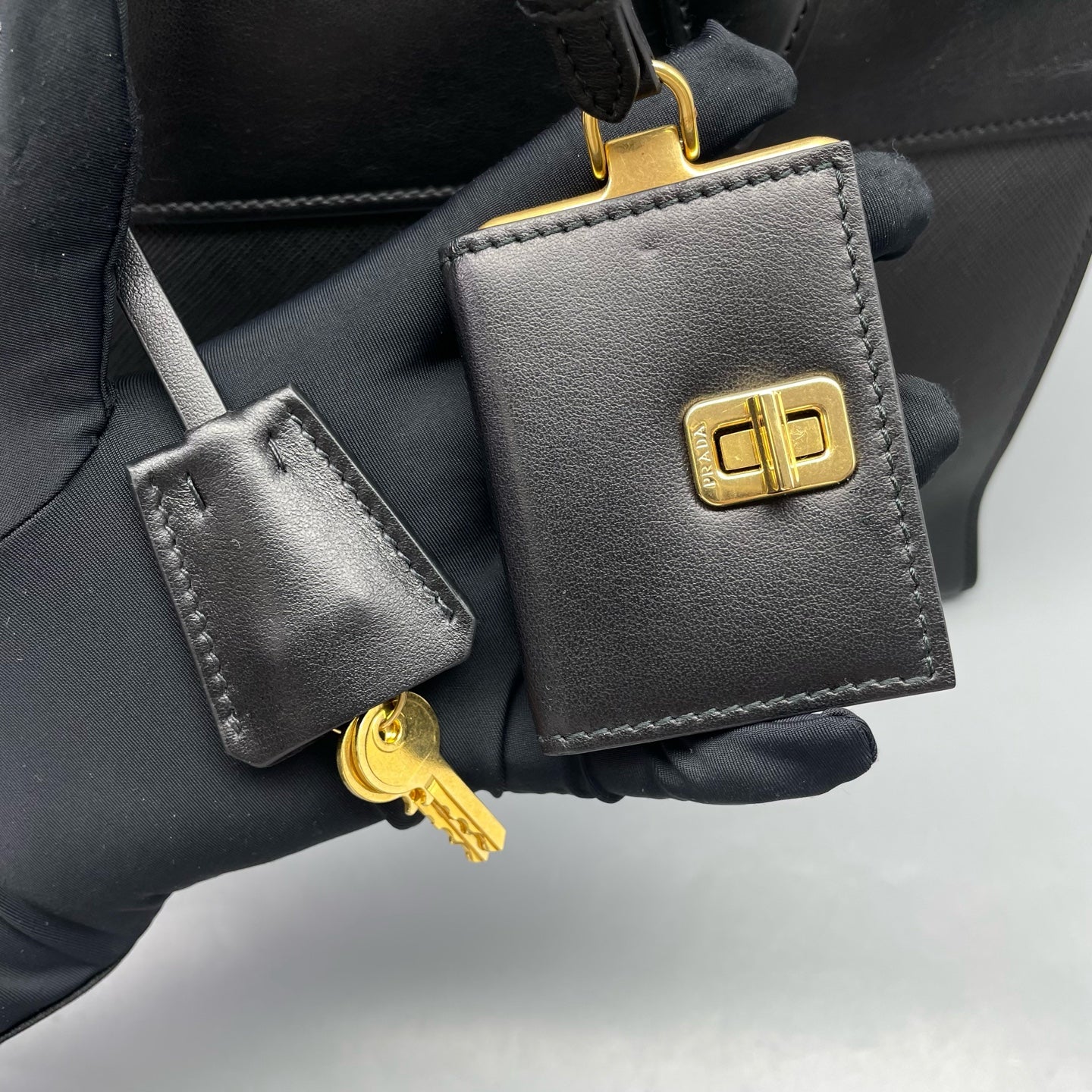 Prada - Galleria - Leather - Black - (medium)