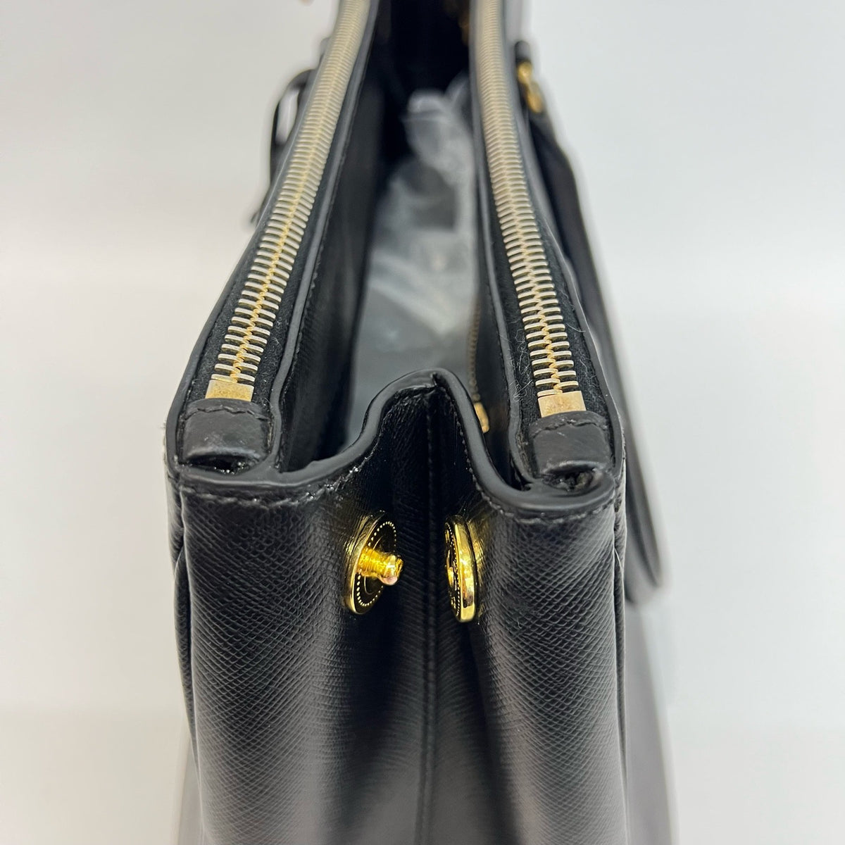 Prada - Galleria - Leather - Black - (medium)