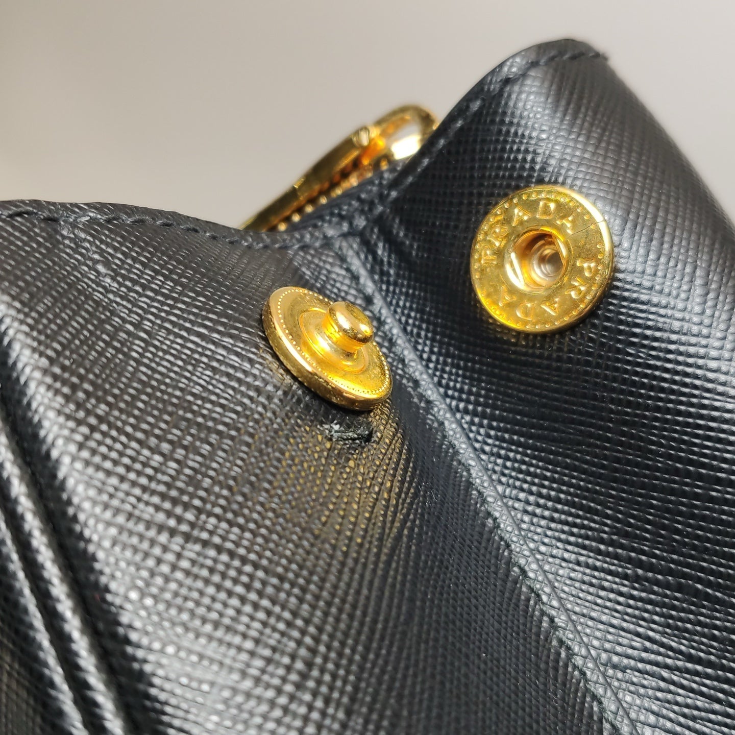 Prada - Galleria - Leather - Black - (Medium)