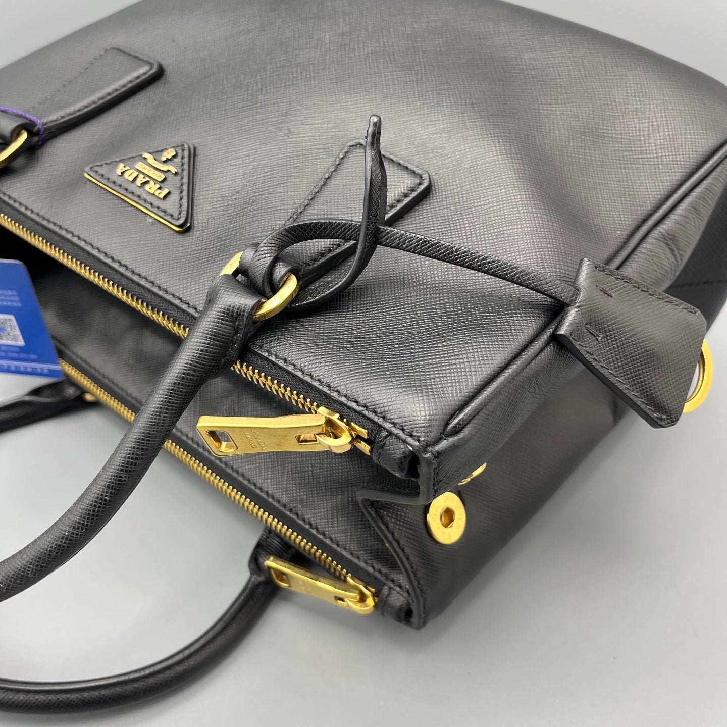 Prada - Galleria - Leather - Black - (Medium)