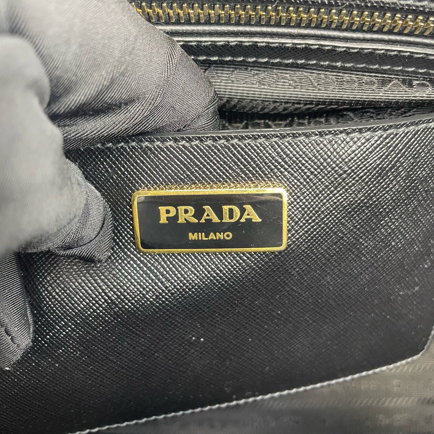 Prada - Galleria - Leather - Black - (medium)