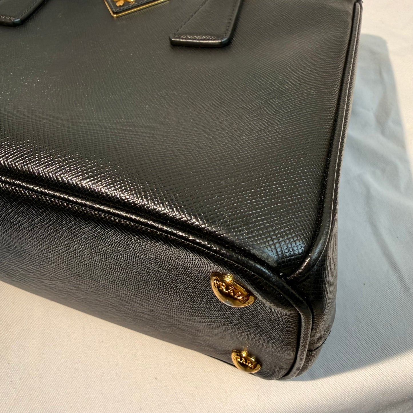 Prada - Galleria - Leather - Black - (medium)