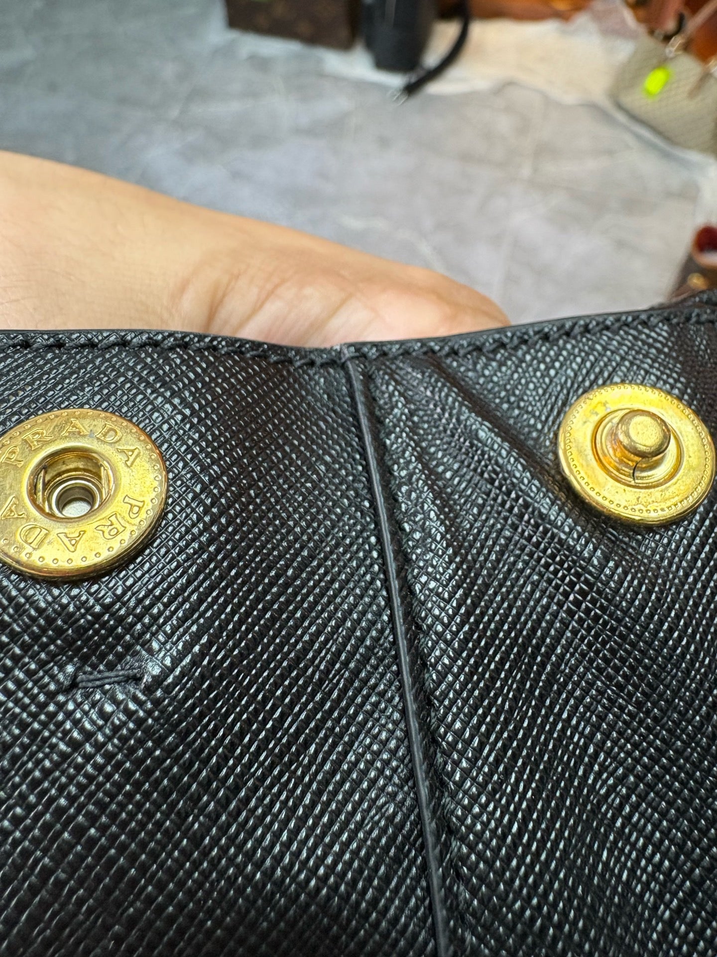 Prada - Galleria - Leather - Black - (medium)