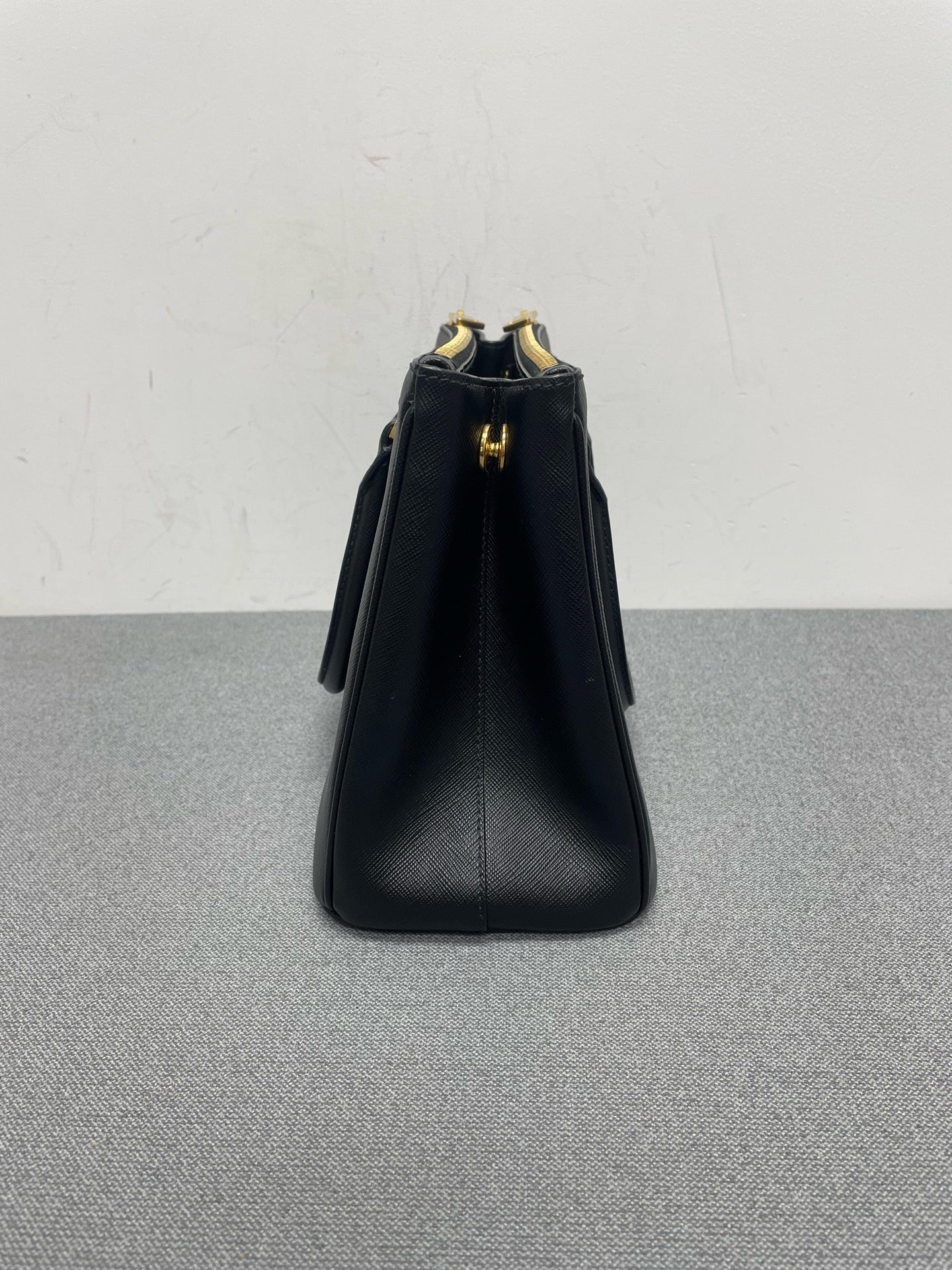 Prada - Galleria - Leather - Black - (small)