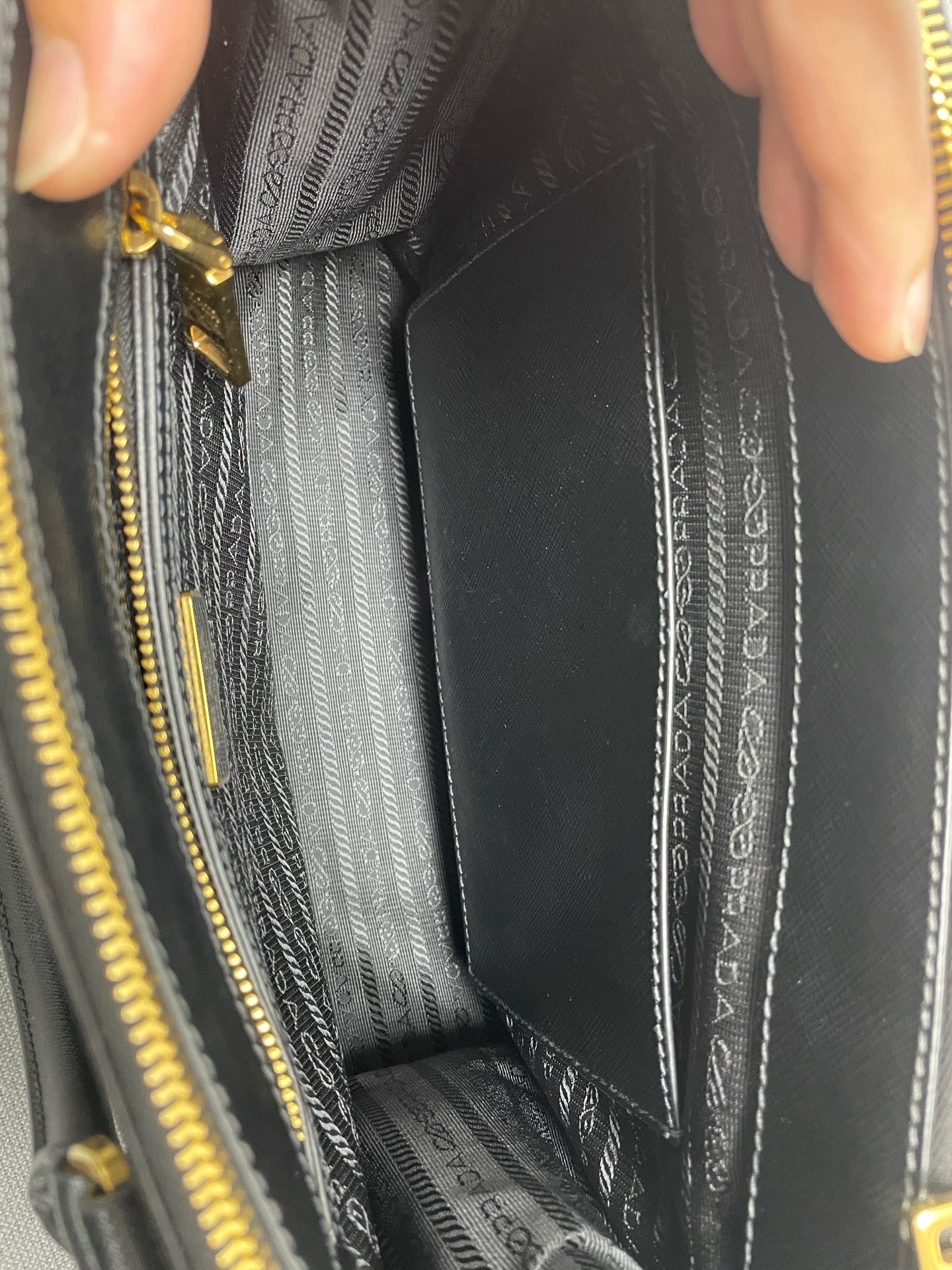 Prada - Galleria - Leather - Black - (small)