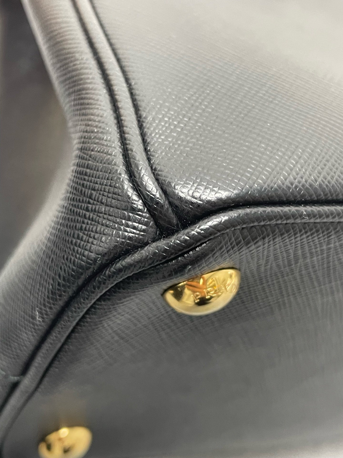 Prada - Galleria - Leather - Black - (small)