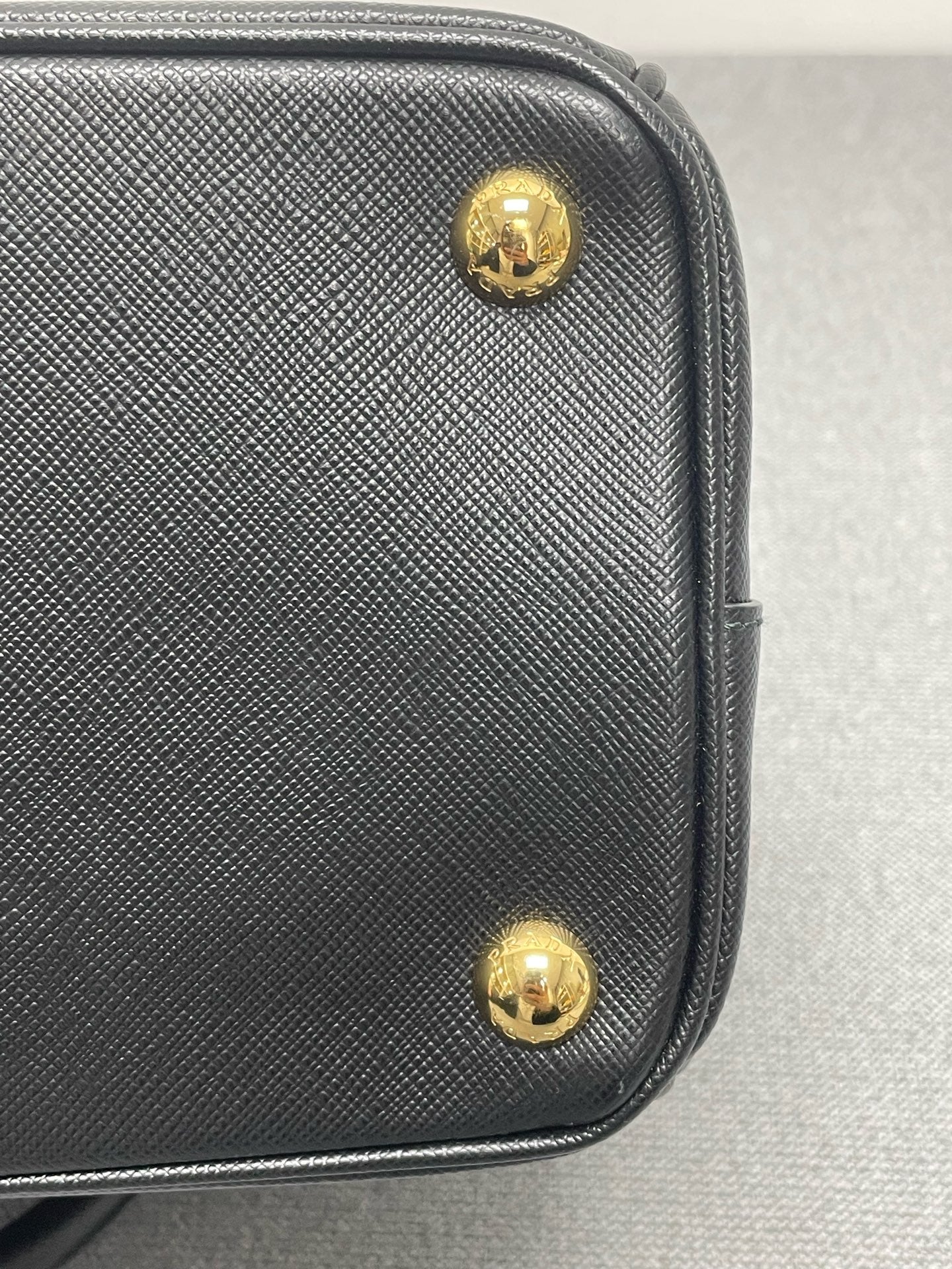 Prada - Galleria - Leather - Black - (small)