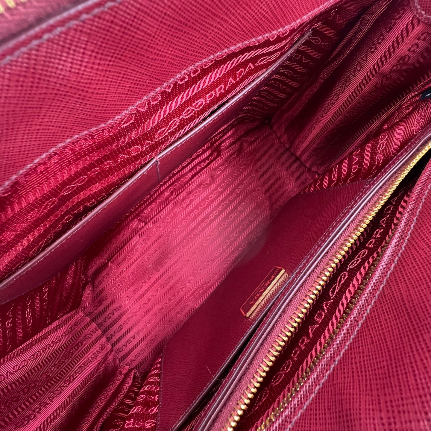 Prada - Galleria - Leather - Burgundy - (medium)