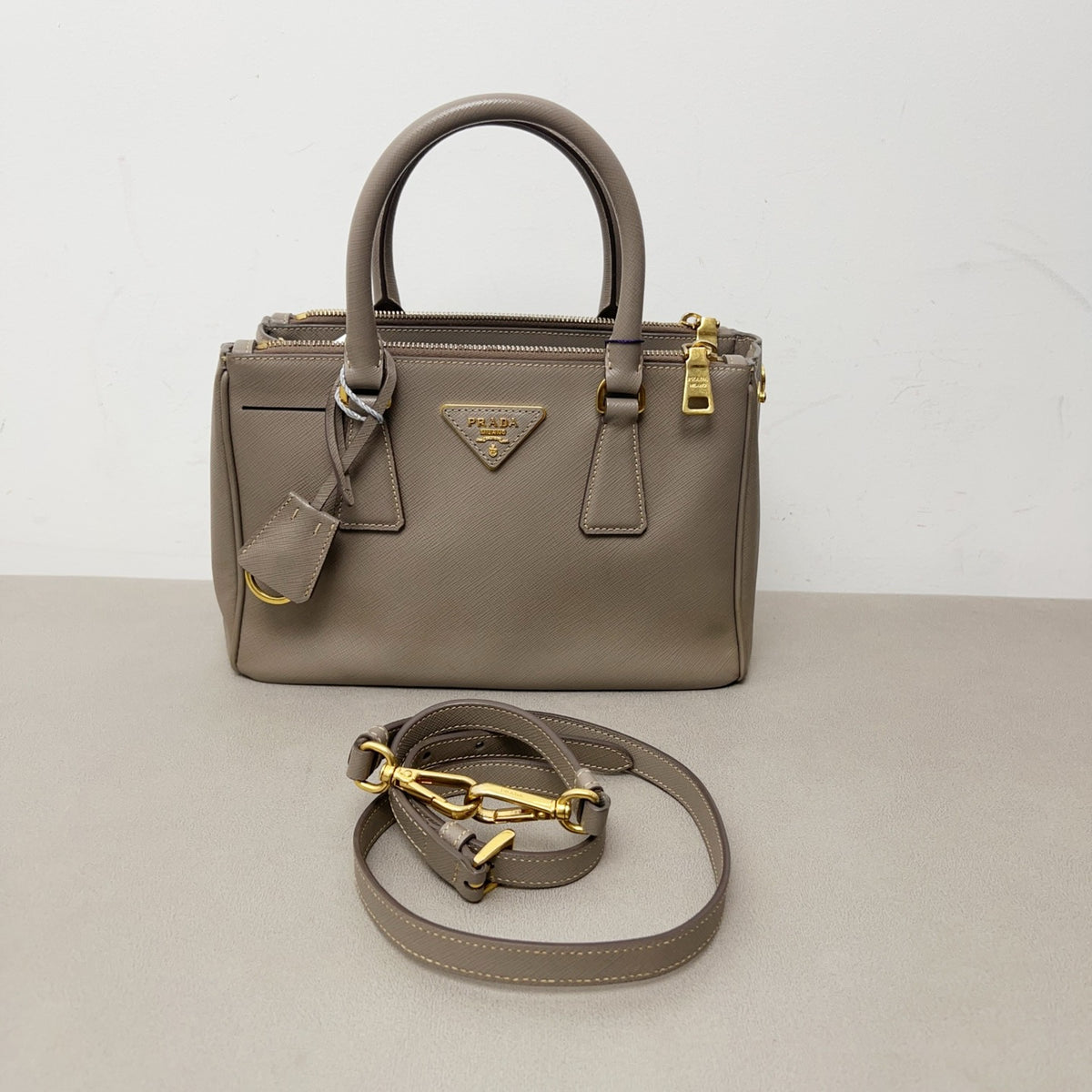 Prada - Galleria - Leather - Grey - (medium)