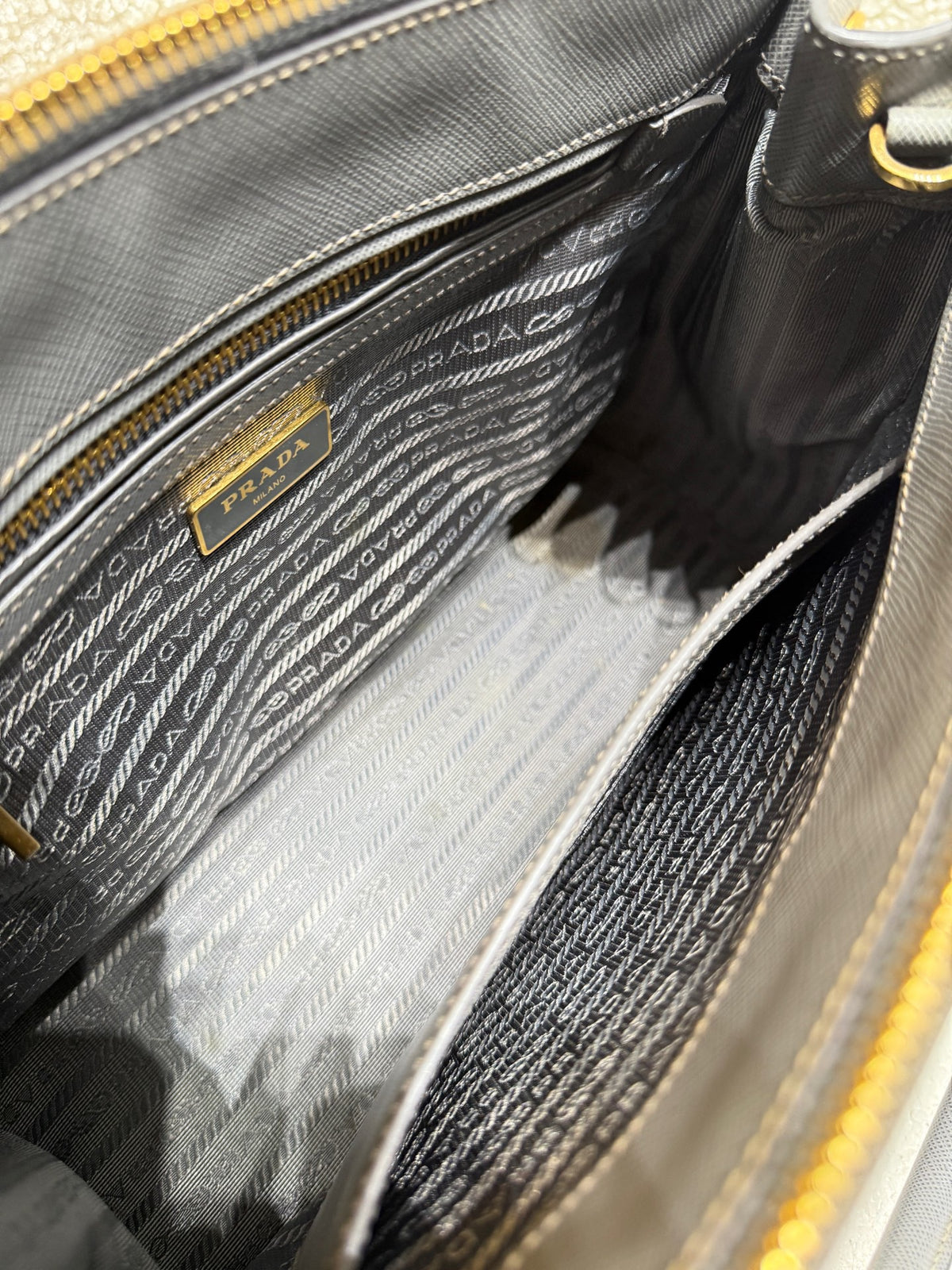 Prada - Galleria - Leather - Grey - (Medium)