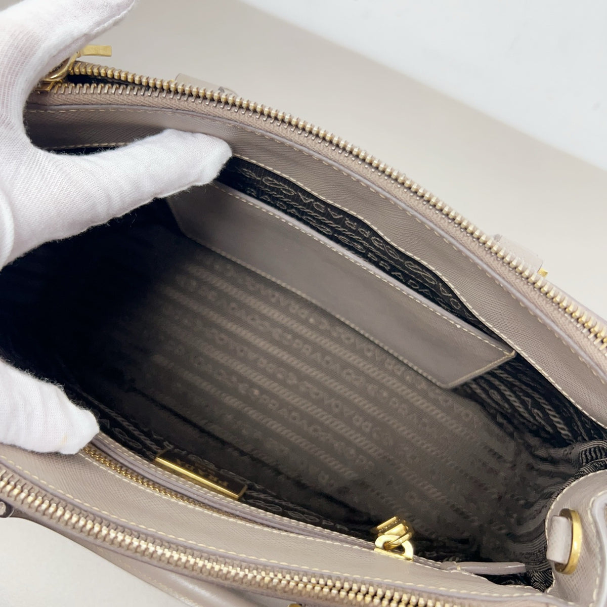 Prada - Galleria - Leather - Grey - (medium)