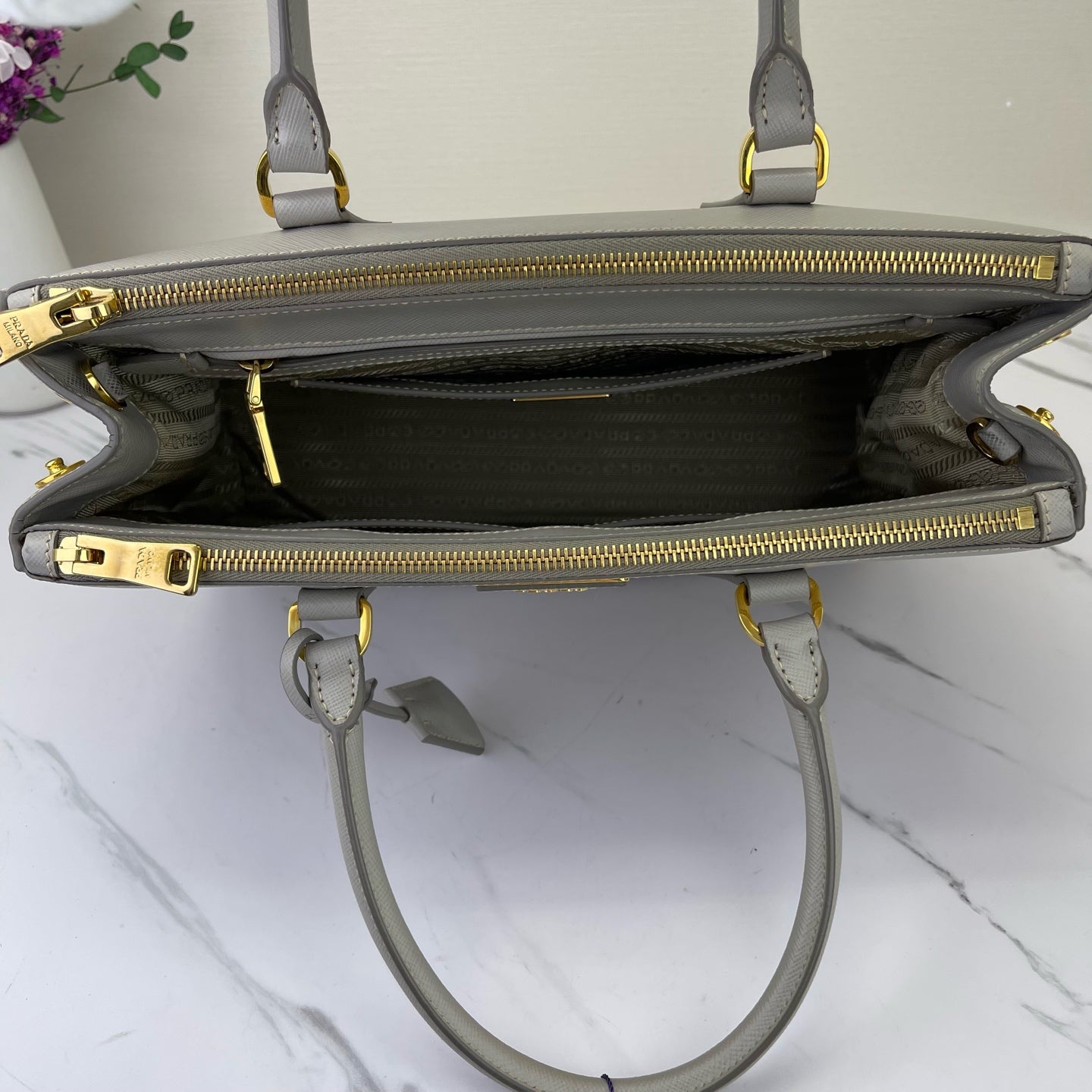 Prada - Galleria - Leather - Grey - (Medium)