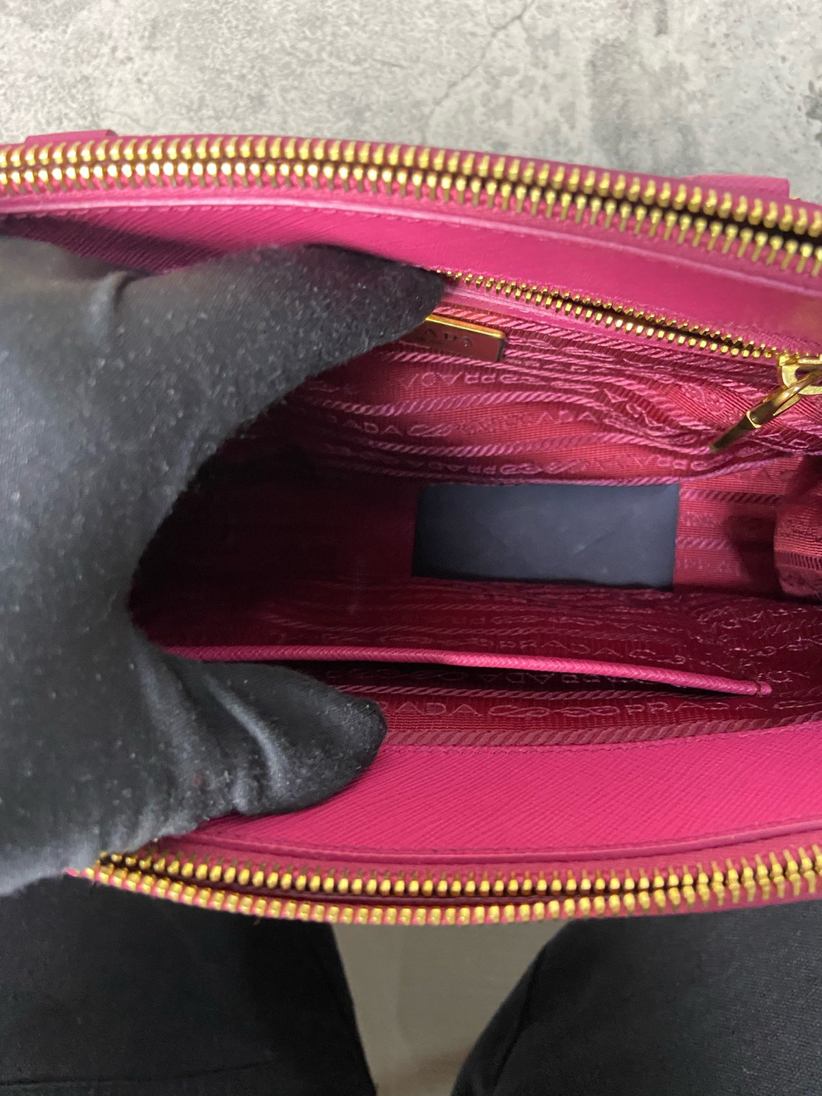 Prada - Galleria - Leather - Pink - (medium)