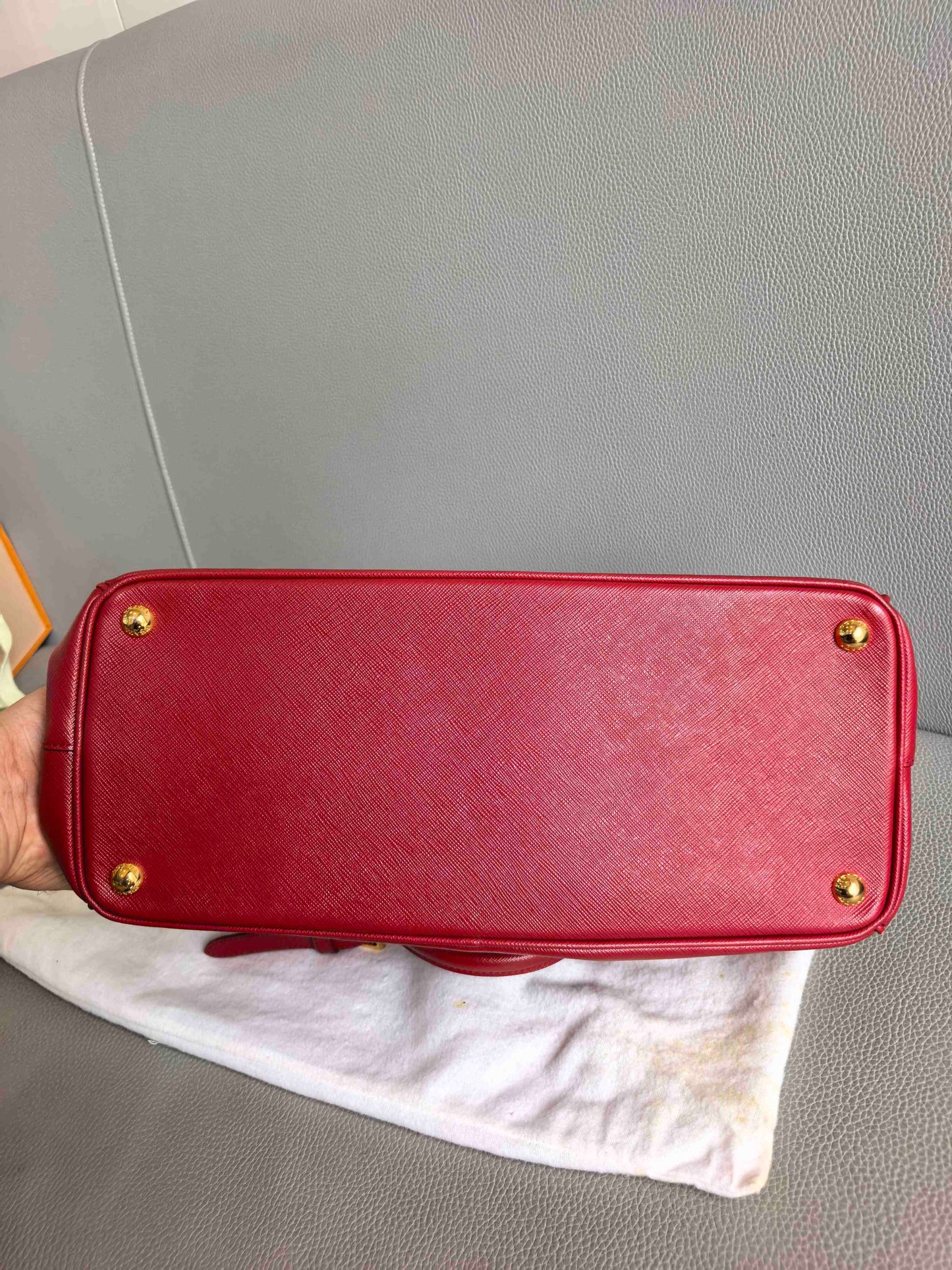 Prada - Galleria - Leather - Red - (medium)