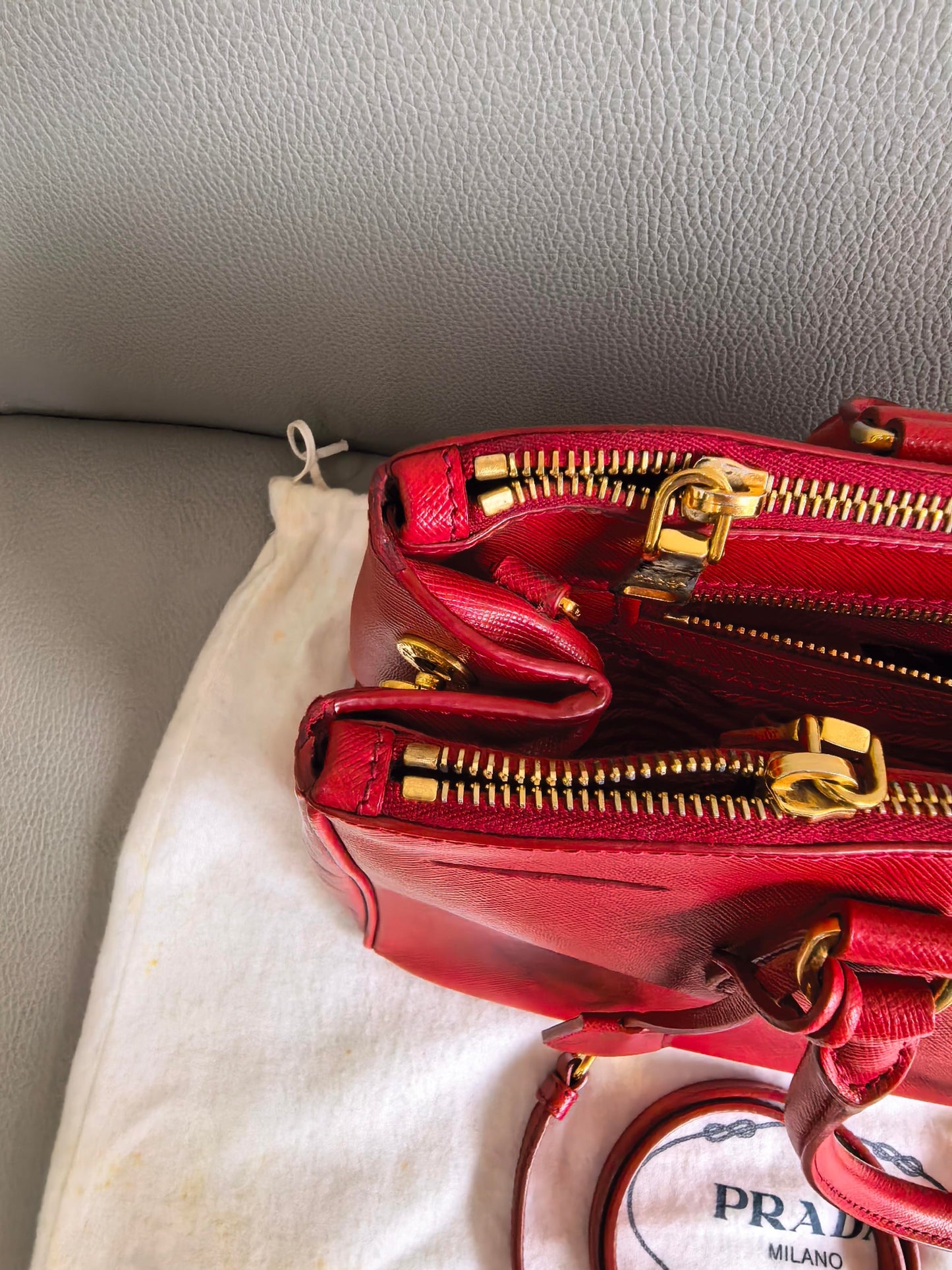 Prada - Galleria - Leather - Red - (medium)