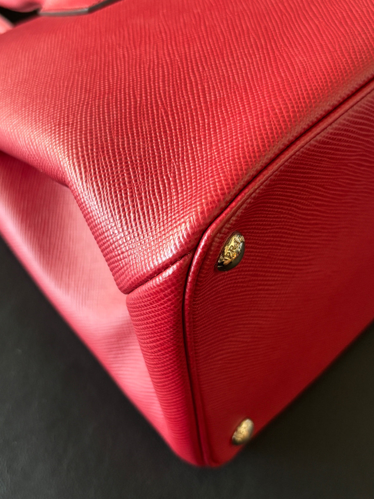 Prada - Galleria - Leather - Red - (Medium)