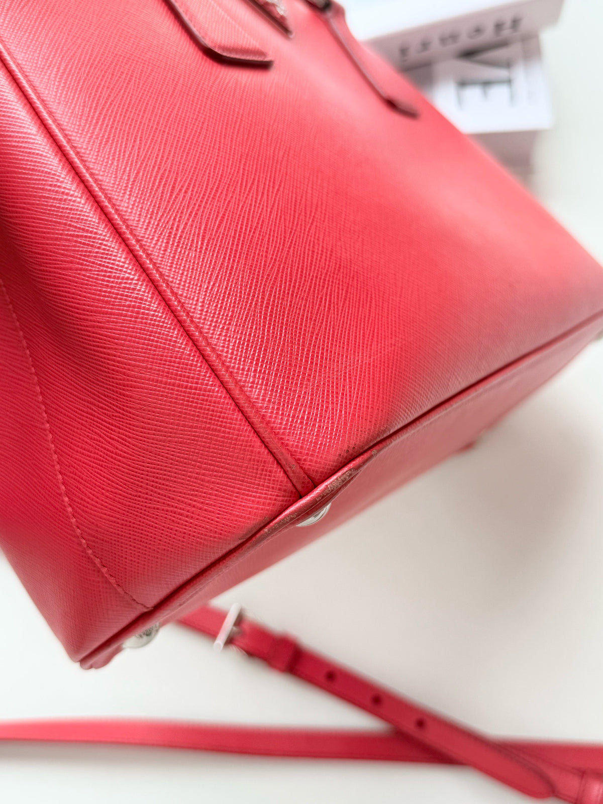 Prada - Galleria Medium - Leather - Red - (Medium)