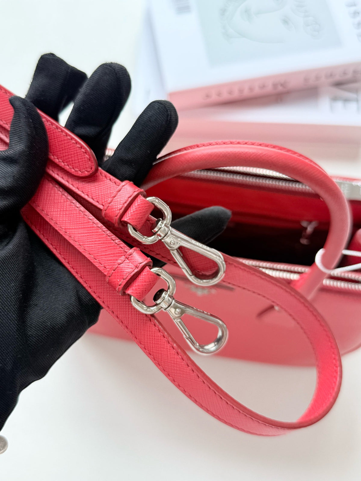 Prada - Galleria Medium - Leather - Red - (Medium)
