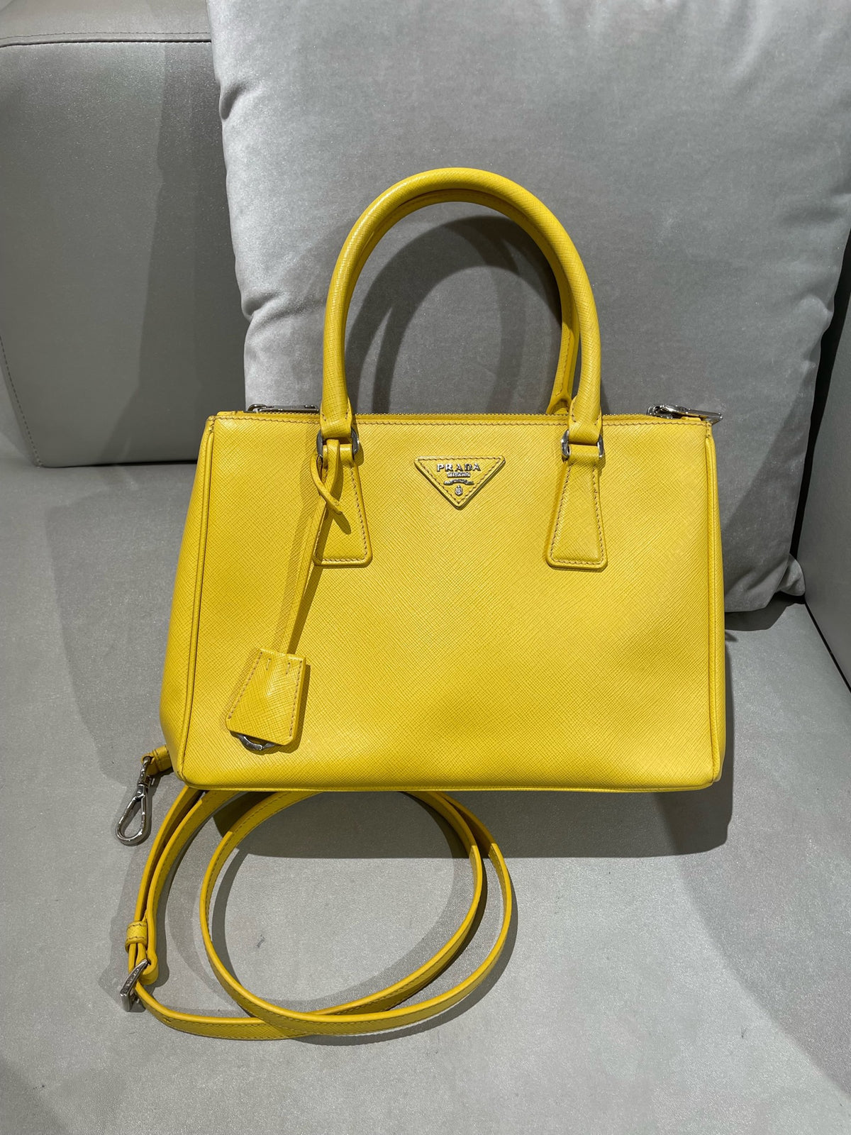Prada - Galleria Medium - Leather - Yellow - (medium)